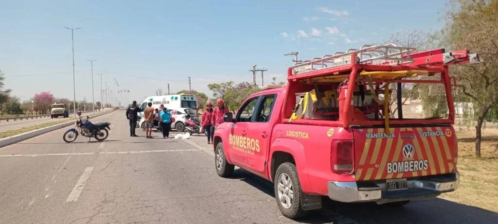 Accidente en avenida Félix de la Colina deja dos heridos graves y complica el tránsito