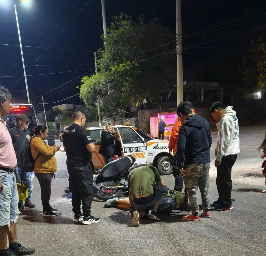 Accidente en el centro de La Rioja: maniobra prohibida genera caos vehicular
