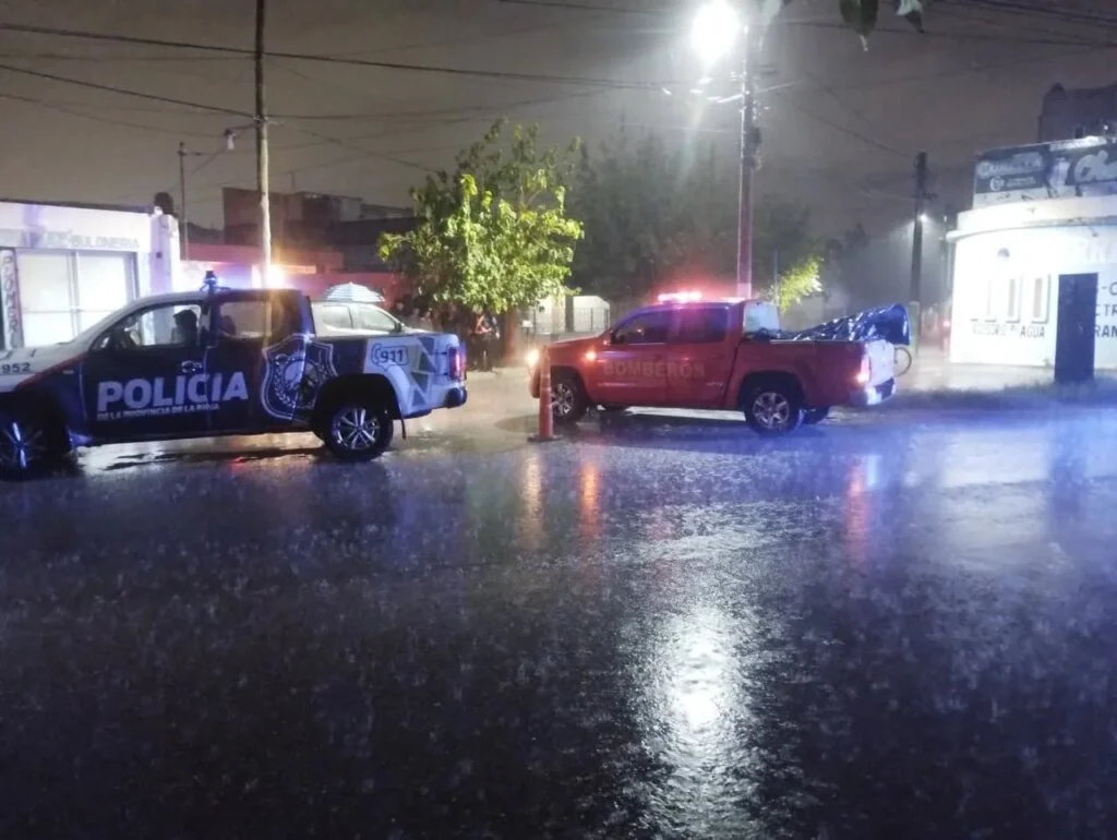 Accidente en La Rioja: mujer y niño heridos en colisión de vehículos