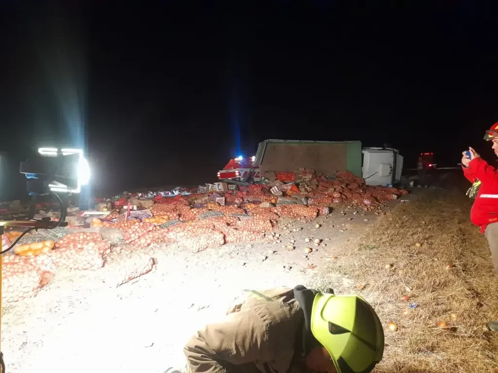 Accidente en Ruta 38: un herido tras el vuelco de un camión cerca de la capital riojana