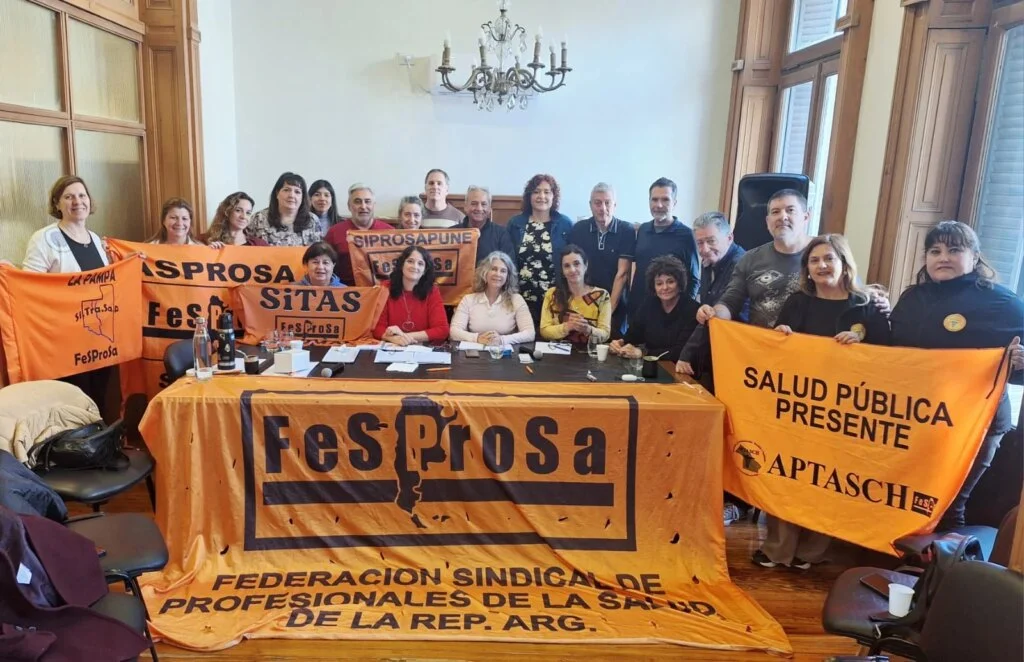 Afectados por el paro: trabajadores de salud se movilizan en toda la provincia