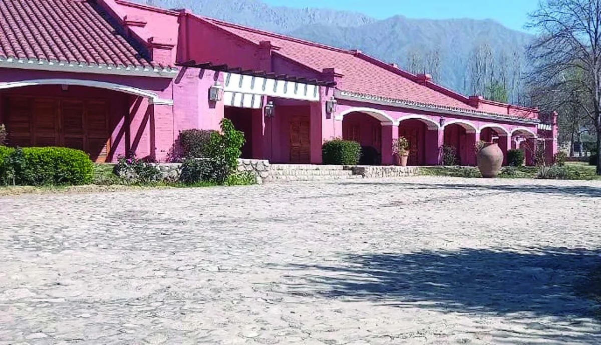 Anillaco rinde homenaje a Carlos Menem en un emotivo acto comunitario