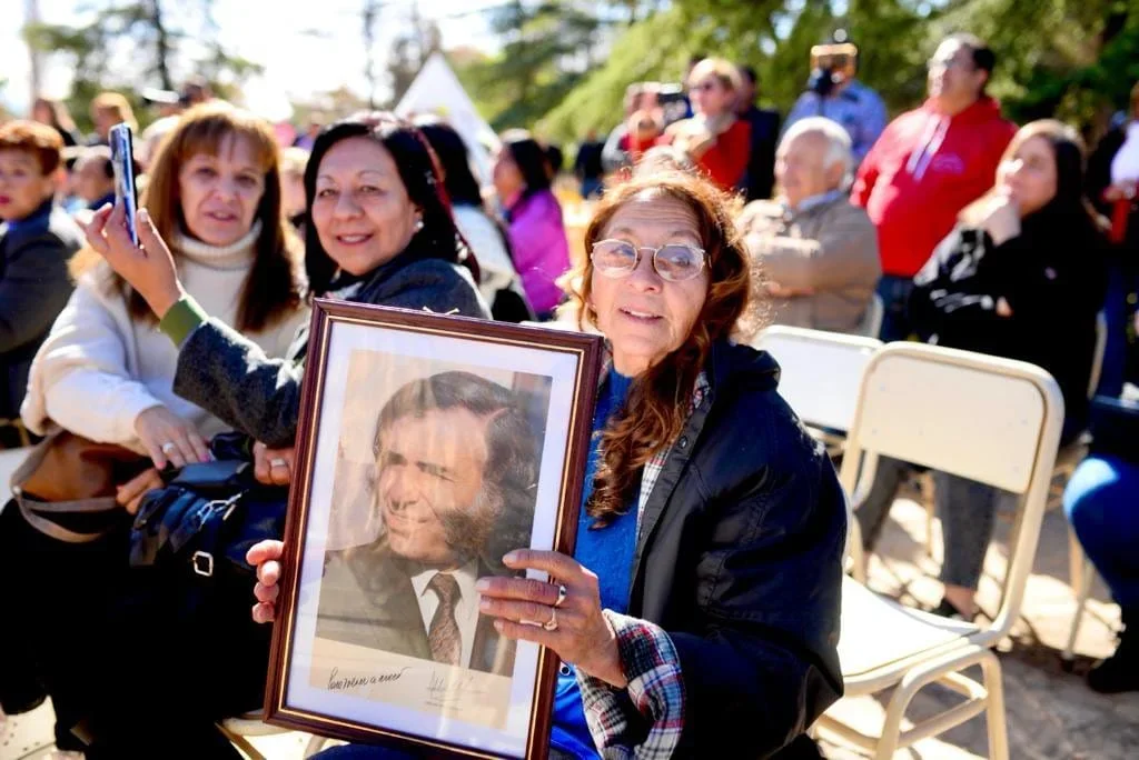 Anillaco rinde tributo a Carlos Menem con emotiva ceremonia en su pueblo natal