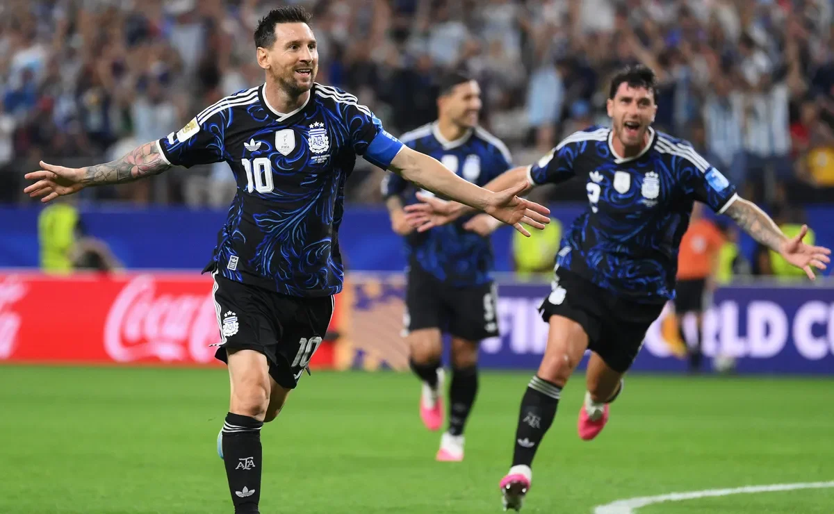 Argentina brilla en el Mundial: Messi resalta en la prensa internacional tras una nueva victoria