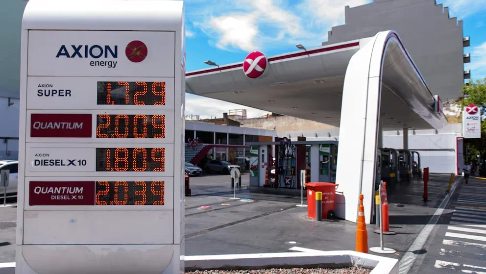 Aumento del 6% en el precio de la nafta impacta en todo el país por conflicto internacional