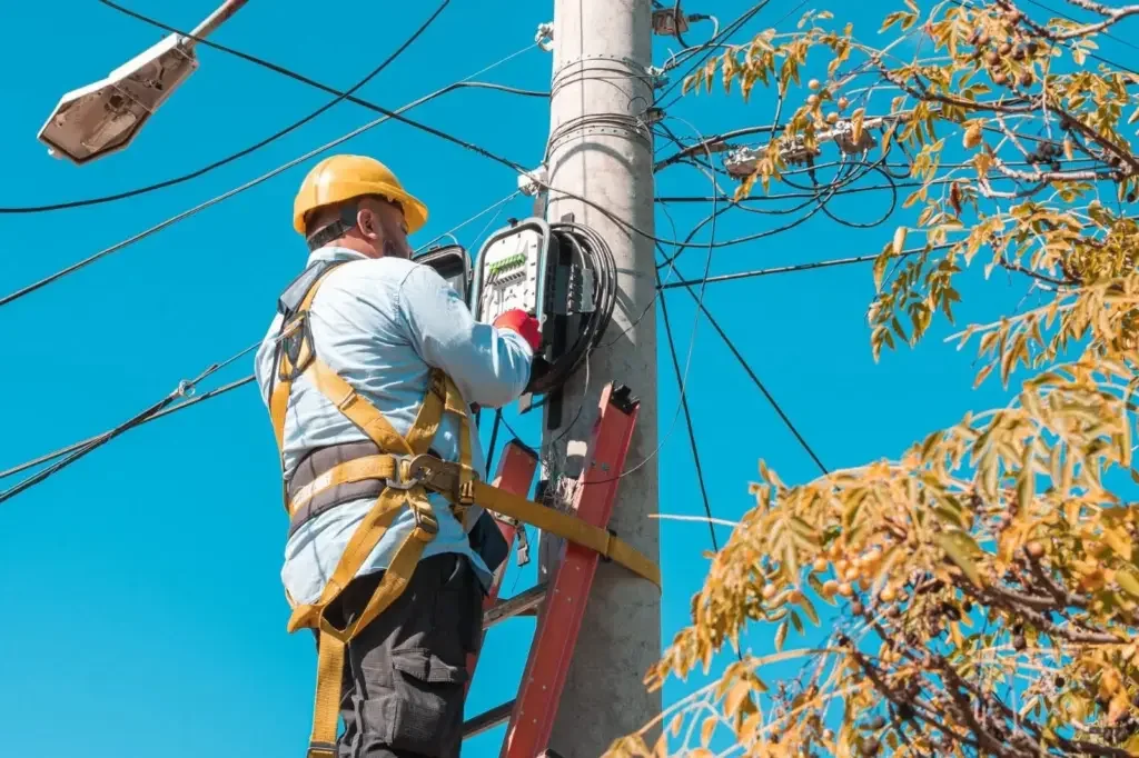 Barrios de La Rioja Capital sin servicio de internet por daño en fibra óptica