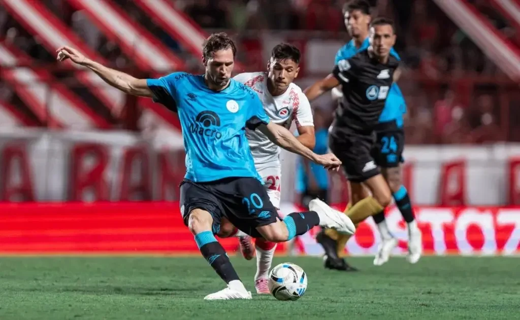 Belgrano se impone 1-0 a Banfield y se aferra a la pelea por el Torneo Apertura