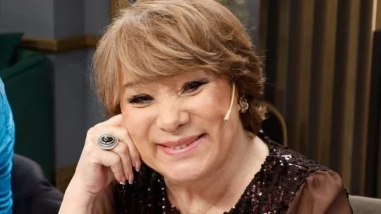 Betiana Blum interrumpe entrevista en vivo por una inesperada situación