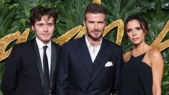 Brooklyn Beckham revela tensiones familiares con sus padres en nueva declaración