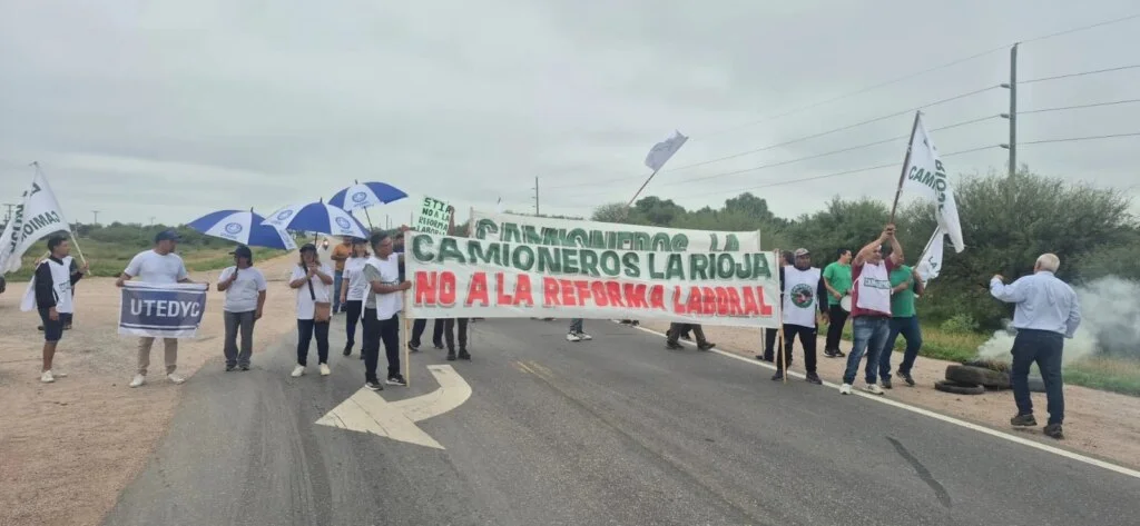 Camioneros bloquean Ruta 38: protestas en La Rioja por la Reforma Laboral
