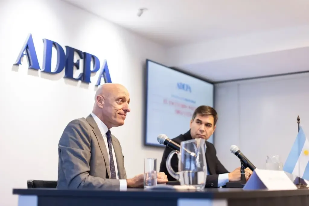 Carlos Pagni discute el futuro del periodismo en la inauguración de ADEPA en La Rioja