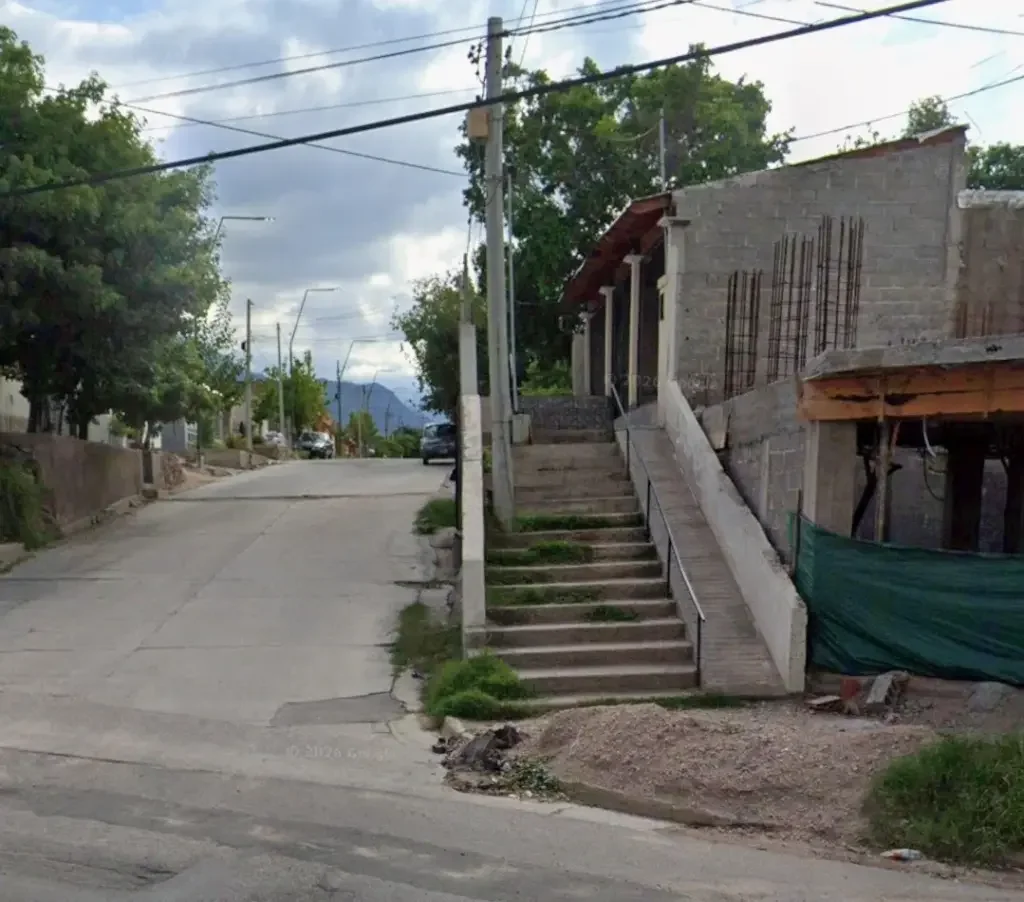 Casi tragedia en avenida Oyola: vehículo sin frenos pone en peligro a niños