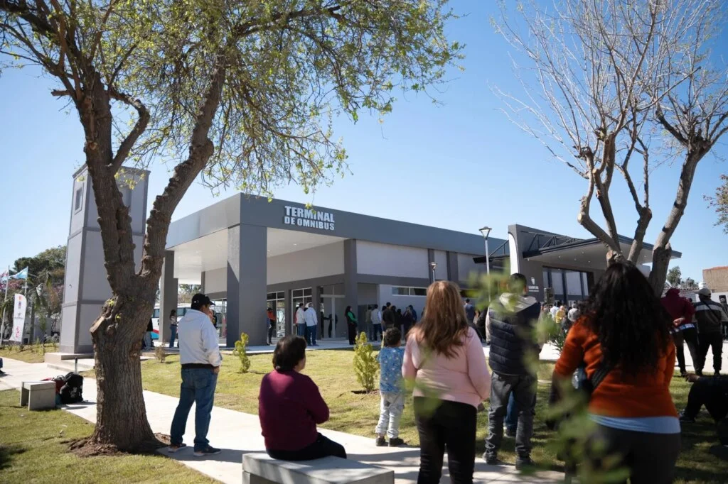 Chamical celebra su 186° aniversario con la inauguración de una moderna Terminal de Ómnibus