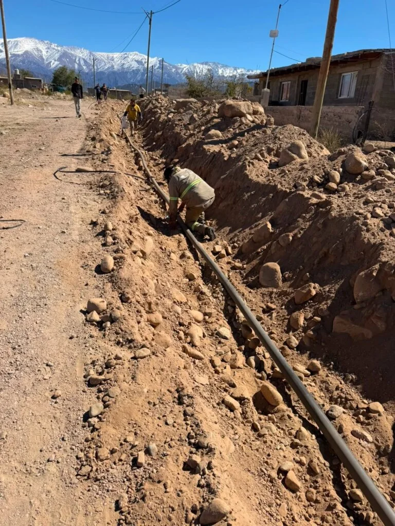 Chilecito mejora su infraestructura: finalizan 2.900 metros de red de agua potable