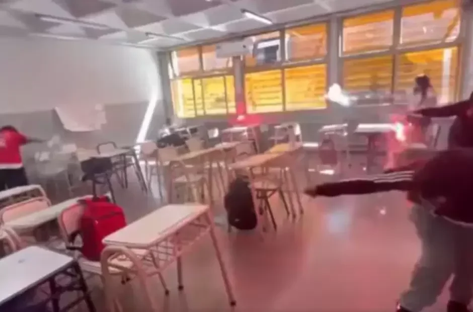Controversia en Catamarca: expulsan a seis estudiantes por incidentes con bengalas