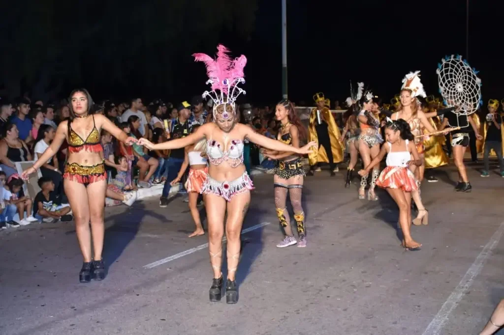 Corsos en el Parque Lineal Yacampis: una fiesta de luces y colores este sábado