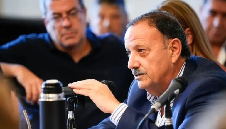 Crisis en Argentina: el gobernador Quintela alerta sobre la inestabilidad social