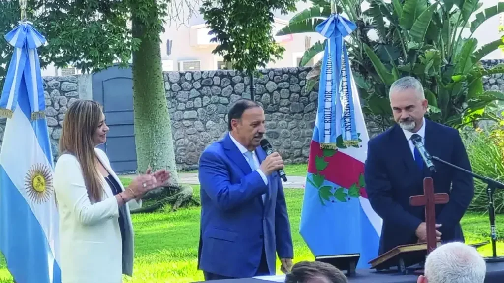 Desafíos en Hacienda: Aumentos confirmados por Fabián Blanco en medio de críticas.