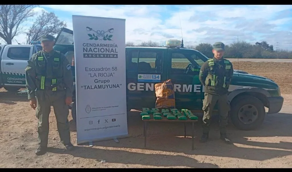 Desarticulan red narco en La Rioja: hallan 5 kilos de cocaína y armas en operativos