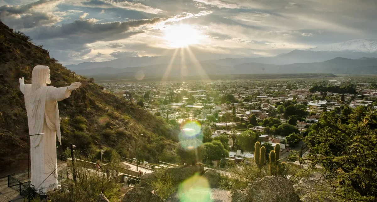Descubre los tesoros ocultos de La Rioja: un recorrido por sus destinos imperdibles