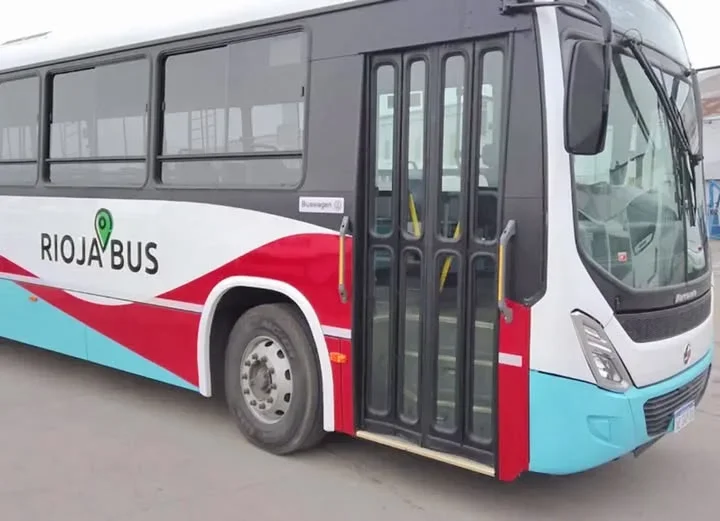Desvíos en el transporte público afectan a corredores y espectadores de la maratón en La Rioja