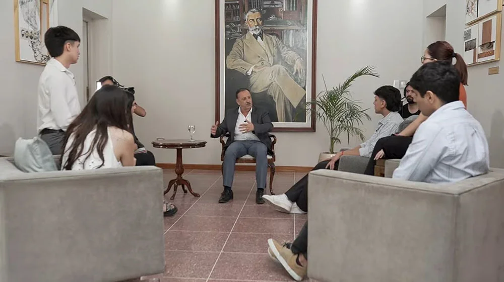 Diálogo abierto: jóvenes de La Rioja abordan inquietudes con el gobernador Quintela