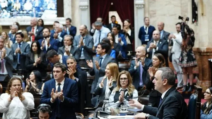 Diputados de La Rioja cuestionan la presentación de Adorni ante el Congreso