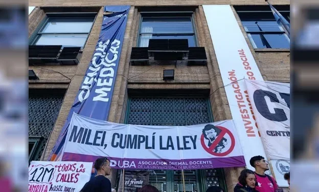 Docentes de la UNLaR se suman a la huelga universitaria por reclamos salariales