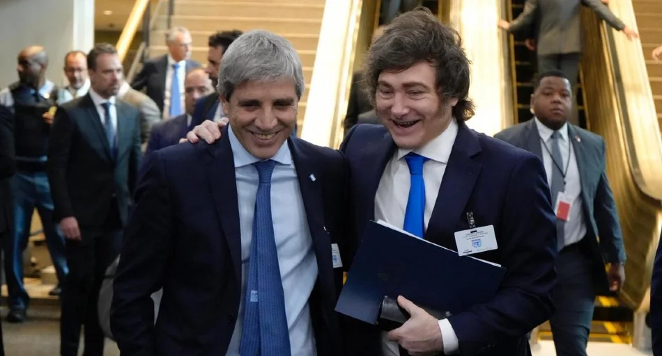 El dilema económico de Milei: reservas récord y una industria en crisis