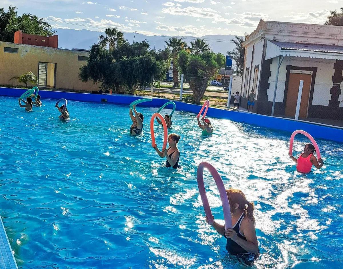 El natatorio municipal de Aimogasta se convierte en el lugar ideal para disfrutar en familia