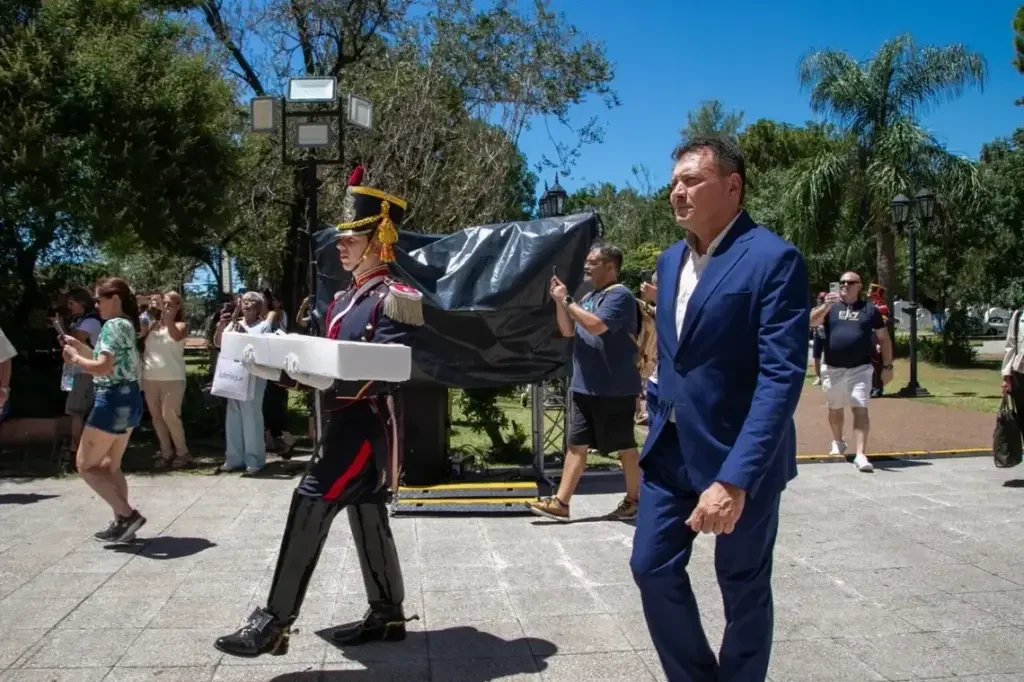 El sable corvo de San Martín se exhibe en Santa Fe por el aniversario del Combate de San Lorenzo