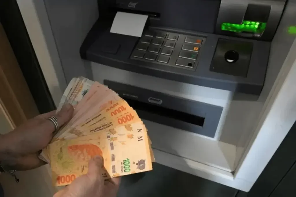 Empleados estatales de La Rioja recibirán sus sueldos este jueves sin demoras