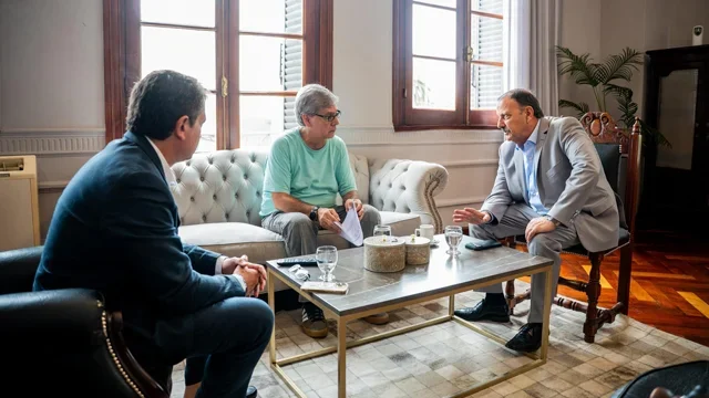 Empleados públicos de La Rioja esperan definiciones salariales tras diálogo con el gobierno