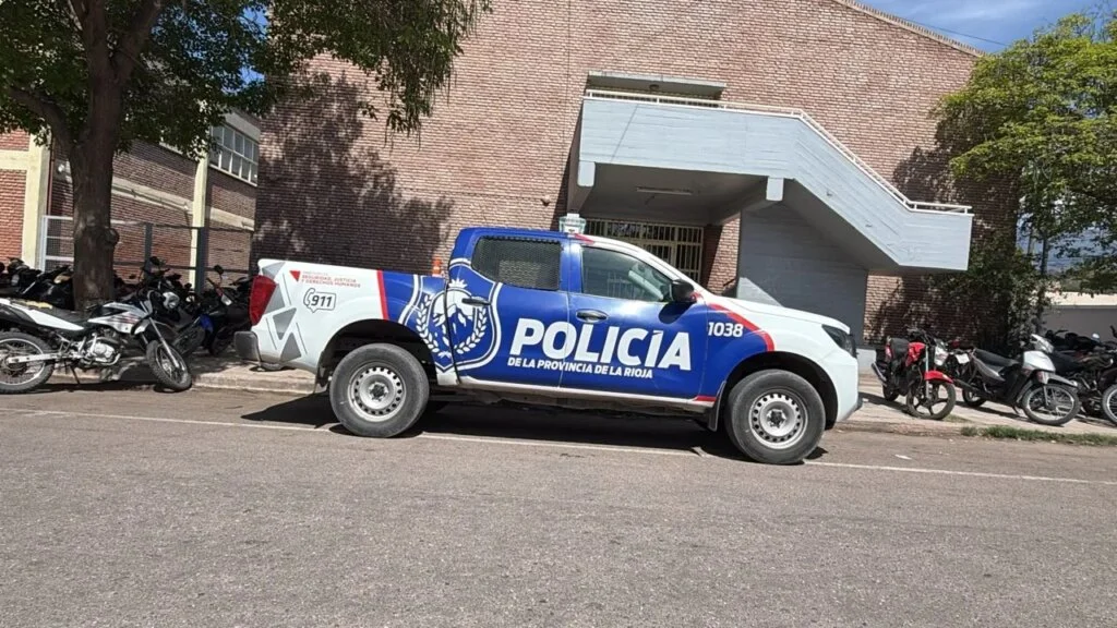 Estudiante de Comercio N° 1 enfrenta bullying y lleva cuchillo para defenderse