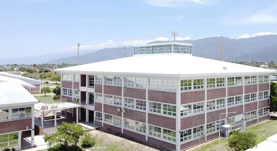 Estudiantes de La Rioja afectados por el paro nacional de universidades por salarios