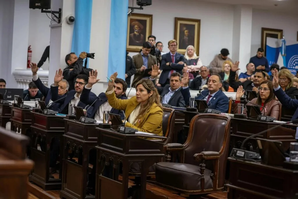 Estudiantes de La Rioja tendrán nuevas normas sobre el uso de celulares en las aulas