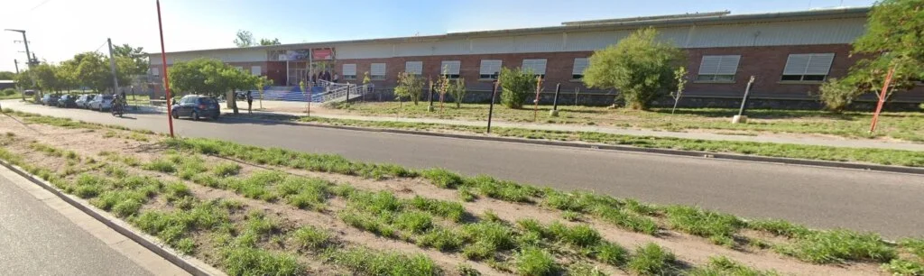 Estudiantes del Colegio N° 13 afectadas por suspensión de clases debido a problemas de mantenimiento