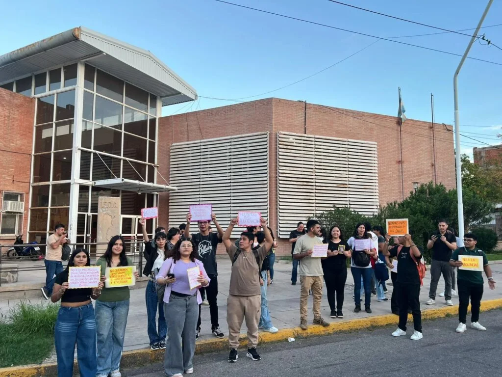 Estudiantes del Instituto Albino Sánchez exigen medidas ante ola de inseguridad