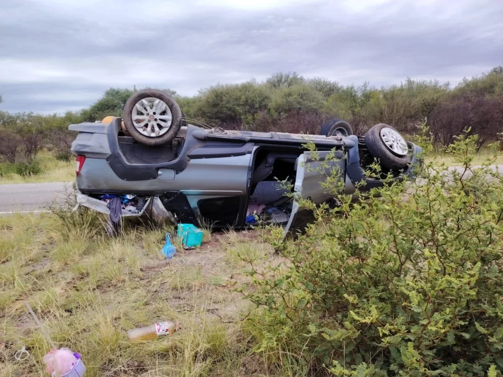 Familia tucumana sufre vuelco en El Portezuelo y sale ilesa gracias a la seguridad