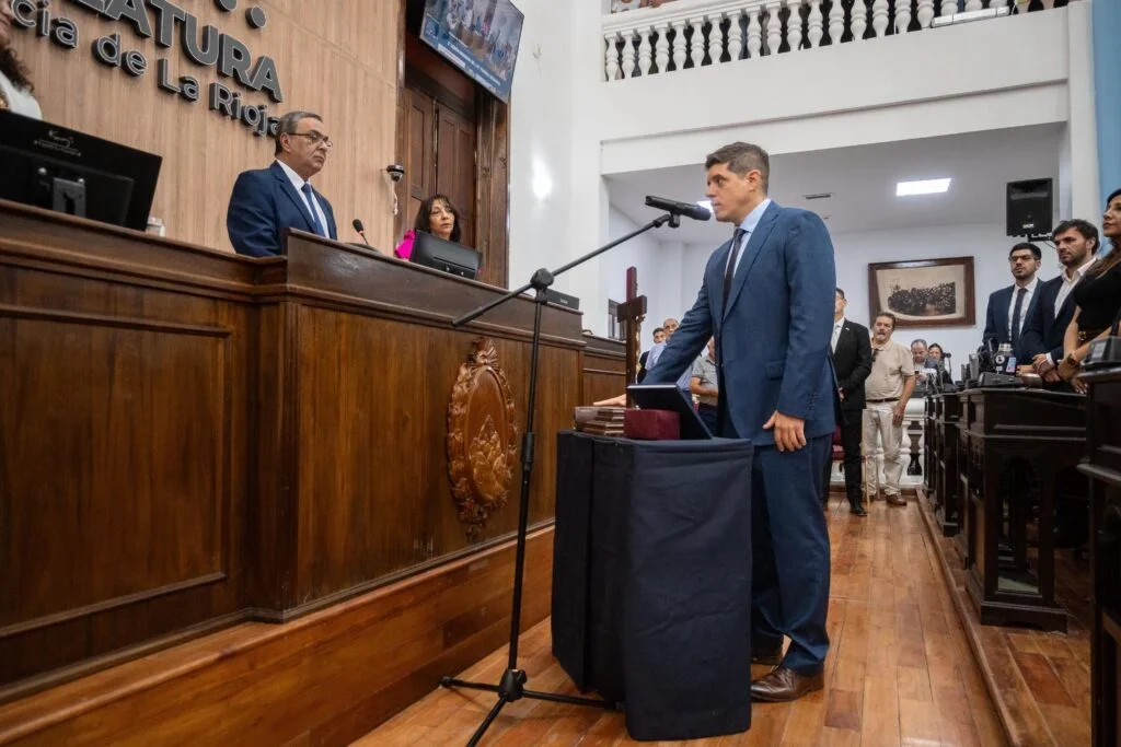Federico Sbiroli asume en la Legislatura: foco en políticas sociales para La Rioja