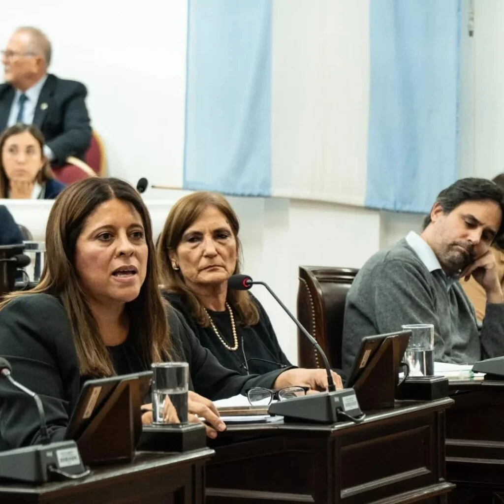Gabriela Rodríguez defiende la seriedad legislativa ante críticas de Molina Gómez