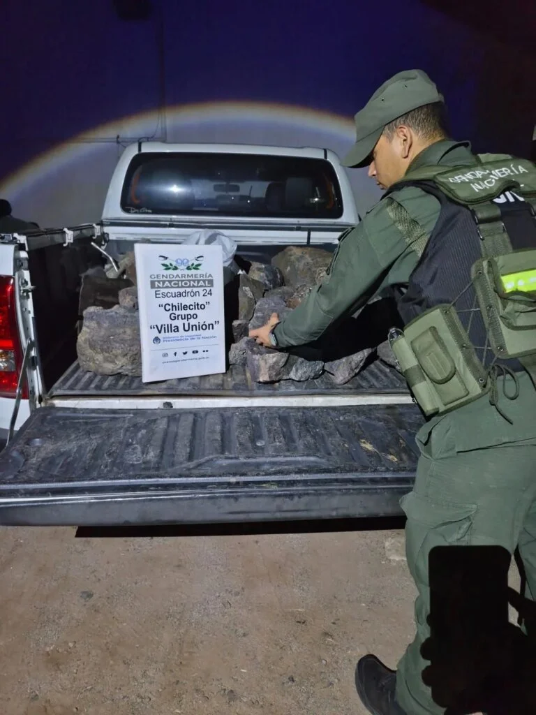 Gendarmería realiza operativos en La Rioja: incautan minerales y un arma de fuego