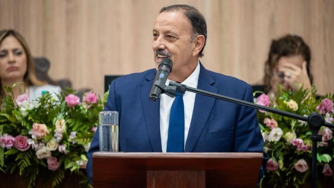 Gobernador y presidente: divergencias en sus discursos marcan la apertura de sesiones