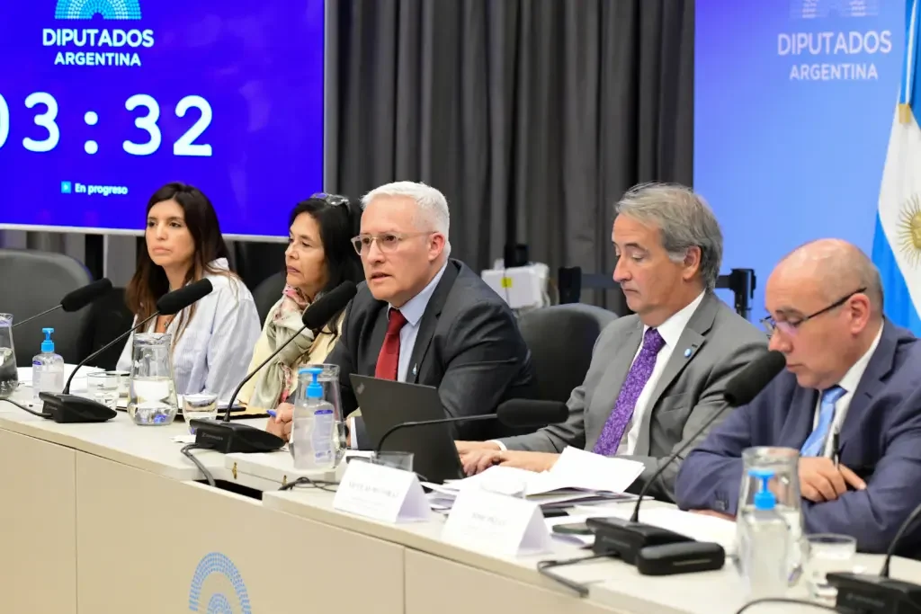 Gobernadores se reunirán en abril para discutir la postergación de la Ley de Glaciares