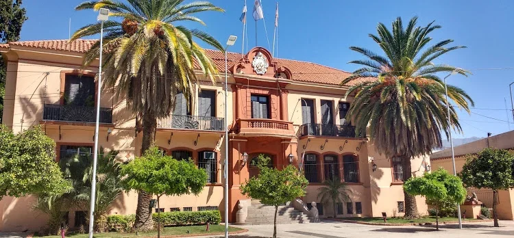 Gobierno provincial anticipa sueldos para aliviar la situación de las familias riojanas