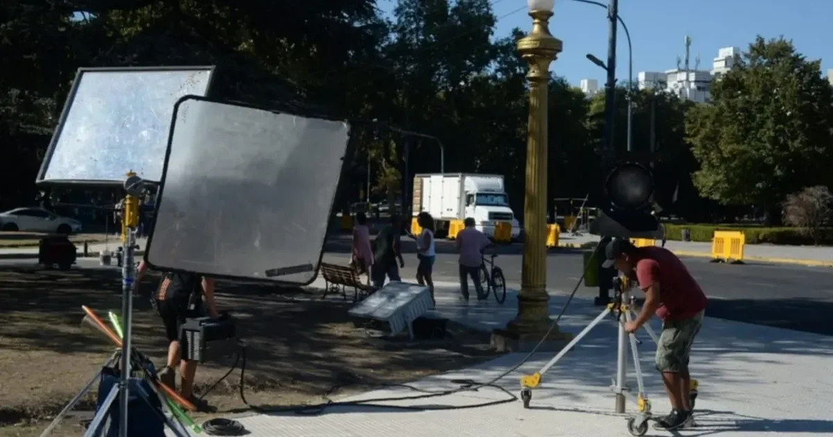 Gran despliegue en La Plata para serie de Netflix: 500 extras y 200 técnicos involucrados