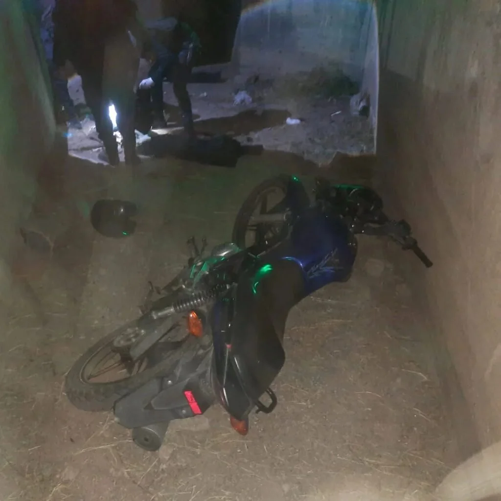 Grave accidente en La Rioja capital: un hombre cae a un canal y resulta herido