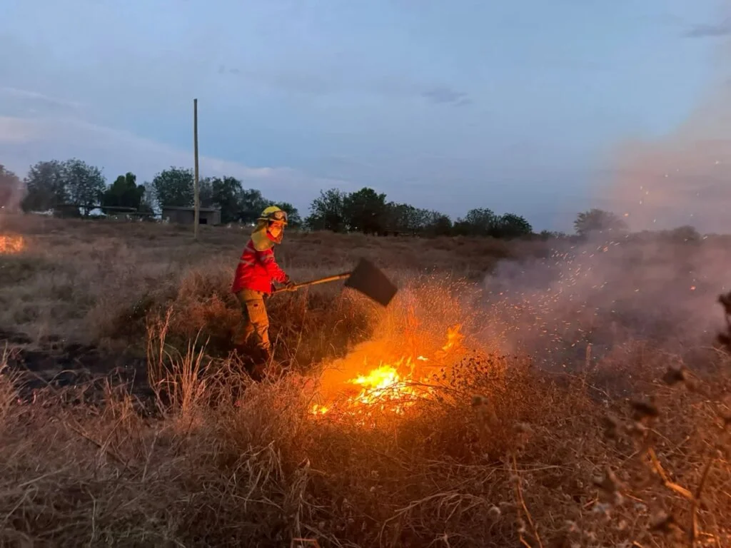 Incendio en el barrio 1° de Mayo destruye una hectárea de bosque sin víctimas