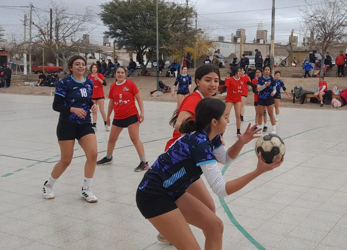 Independiente de Chilecito busca consagrarse en la fase final de handball en Capital