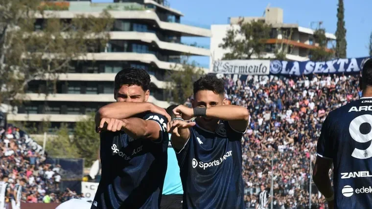 Independiente Rivadavia se impone en el Clásico Mendocino con una contundente victoria